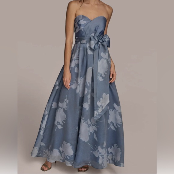 DONNA KARAN ORGANZA FLORAL STRAPLESS BALL GOWN DONNA KARAN ORGANZA FLORAL STRAPLESS BALL GOWN